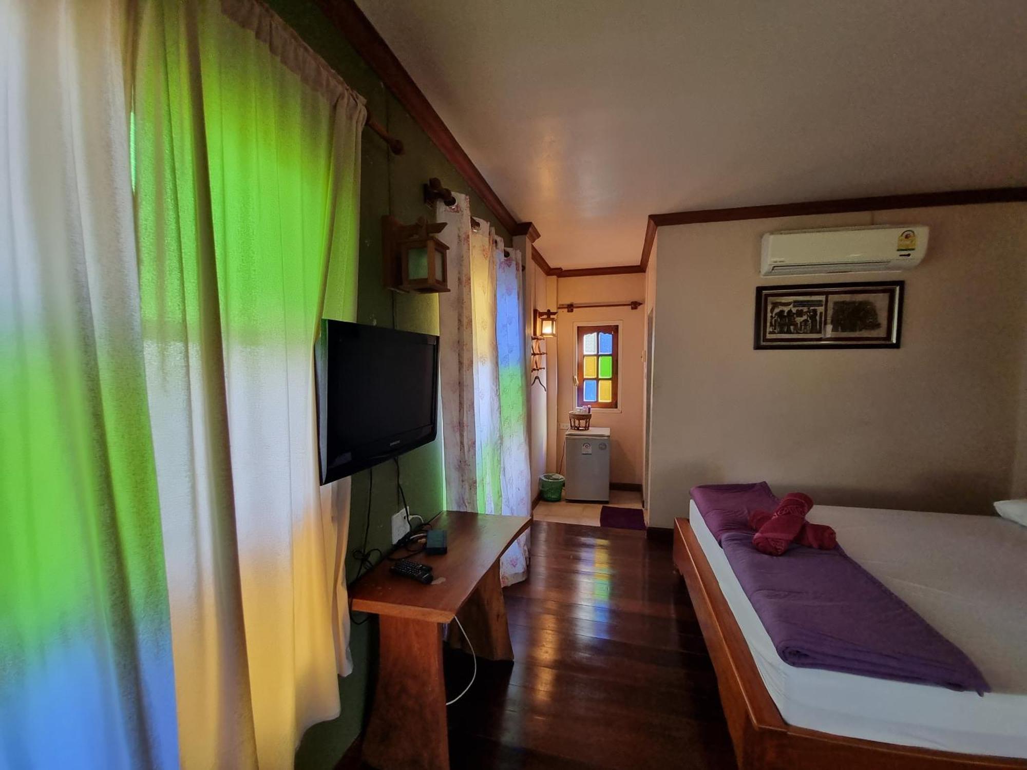 Hello Sichang Bungalow Ko Si Chang Kamer foto