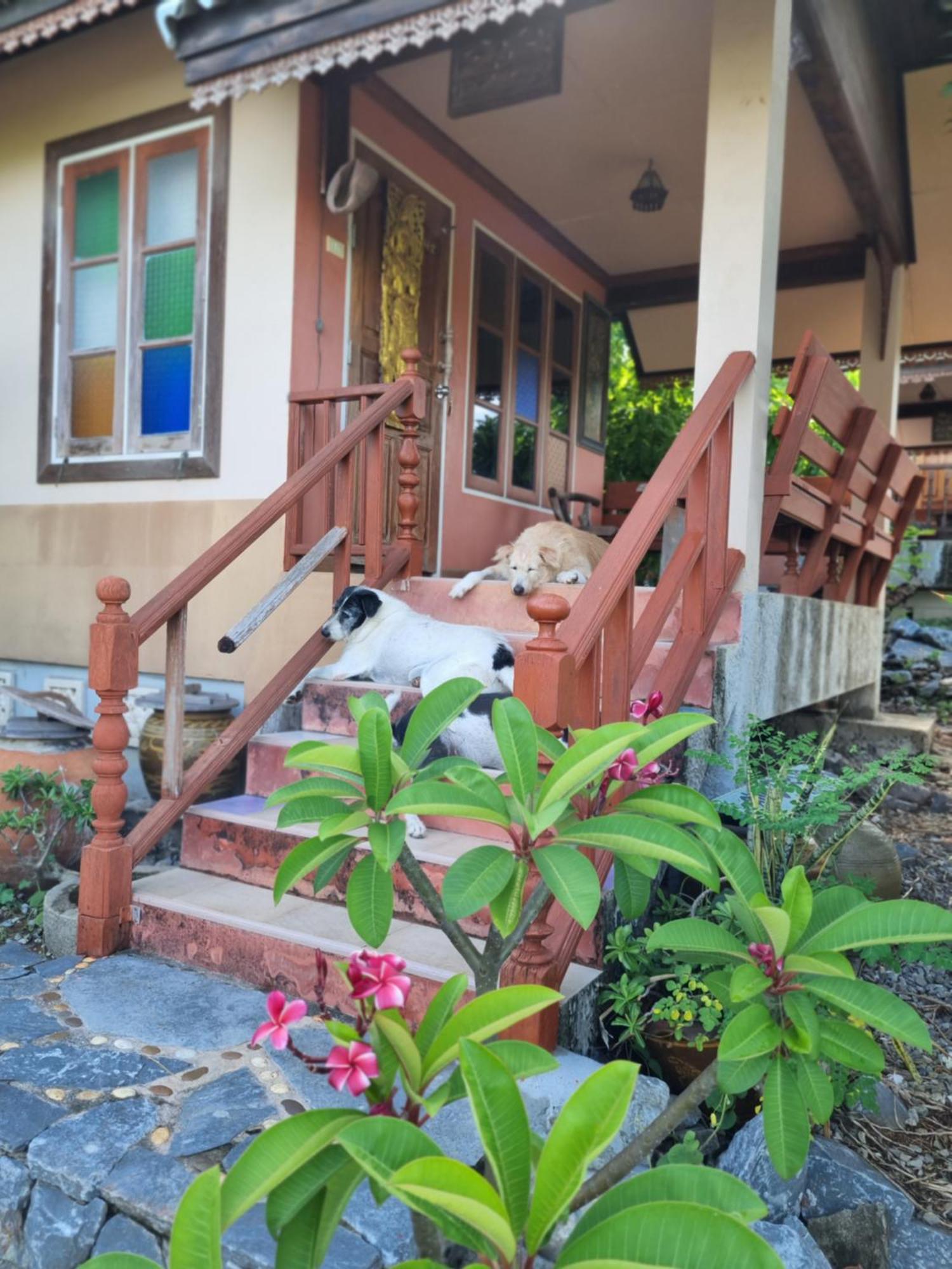 Hello Sichang Bungalow Ko Si Chang Kamer foto